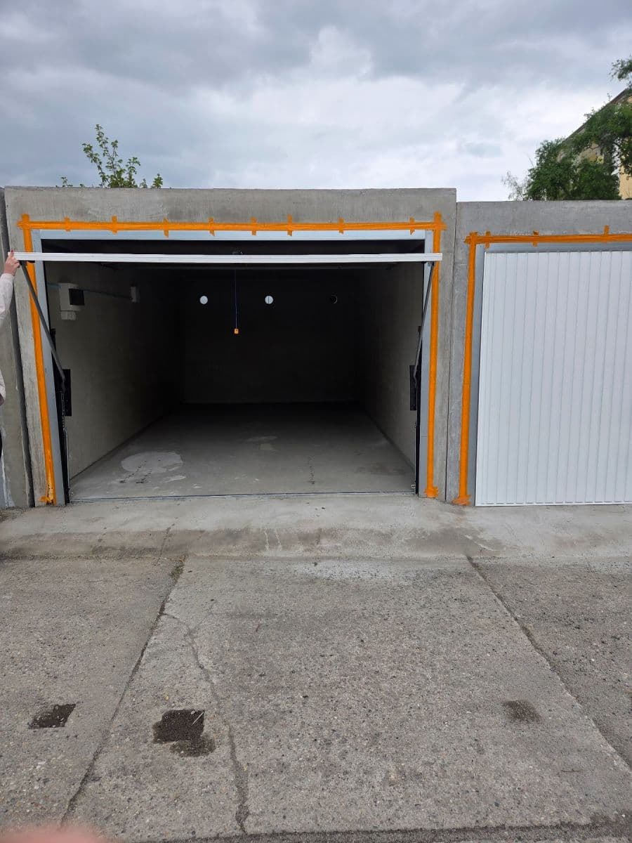 garage to rent, 19 m², J. B. Pecky, Prostějov, Olomoucký Region garage to rent, 19 m², J. B. Pecky, Prostějov, Olomoucký Region
