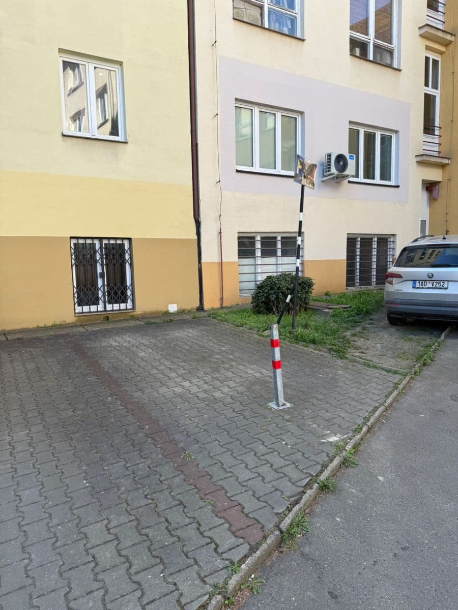 3 bedroom flat to rent, 80 m², Bělohorská, Prague, Prague 3 bedroom flat to rent, 80 m², Bělohorská, Prague, Prague