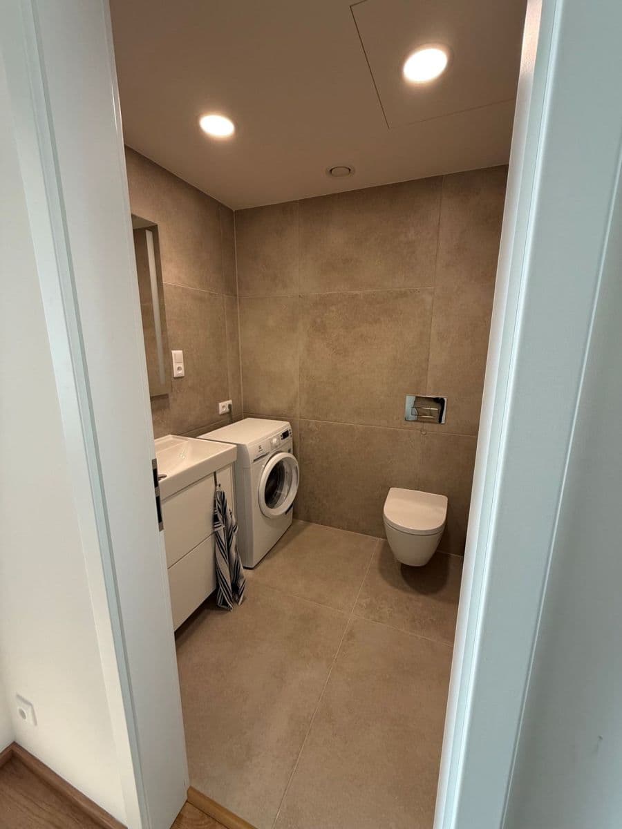 Studio flat to rent, 37 m², Poděbradská, Prague, Prague Studio flat to rent, 37 m², Poděbradská, Prague, Prague