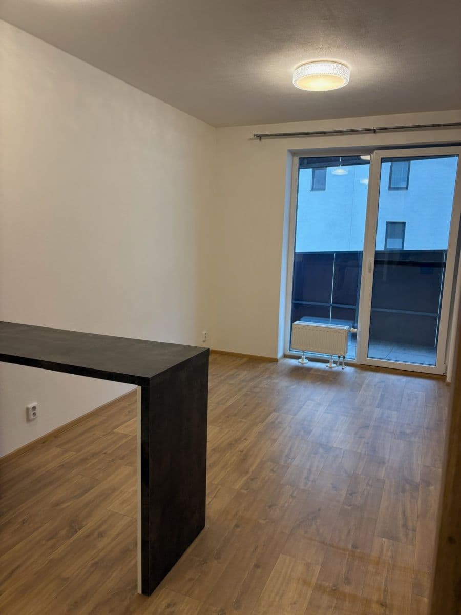 1 bedroom with open-plan kitchen flat to rent, 43 m², Zlín, Zlínský Region 1 bedroom with open-plan kitchen flat to rent, 43 m², Zlín, Zlínský Region