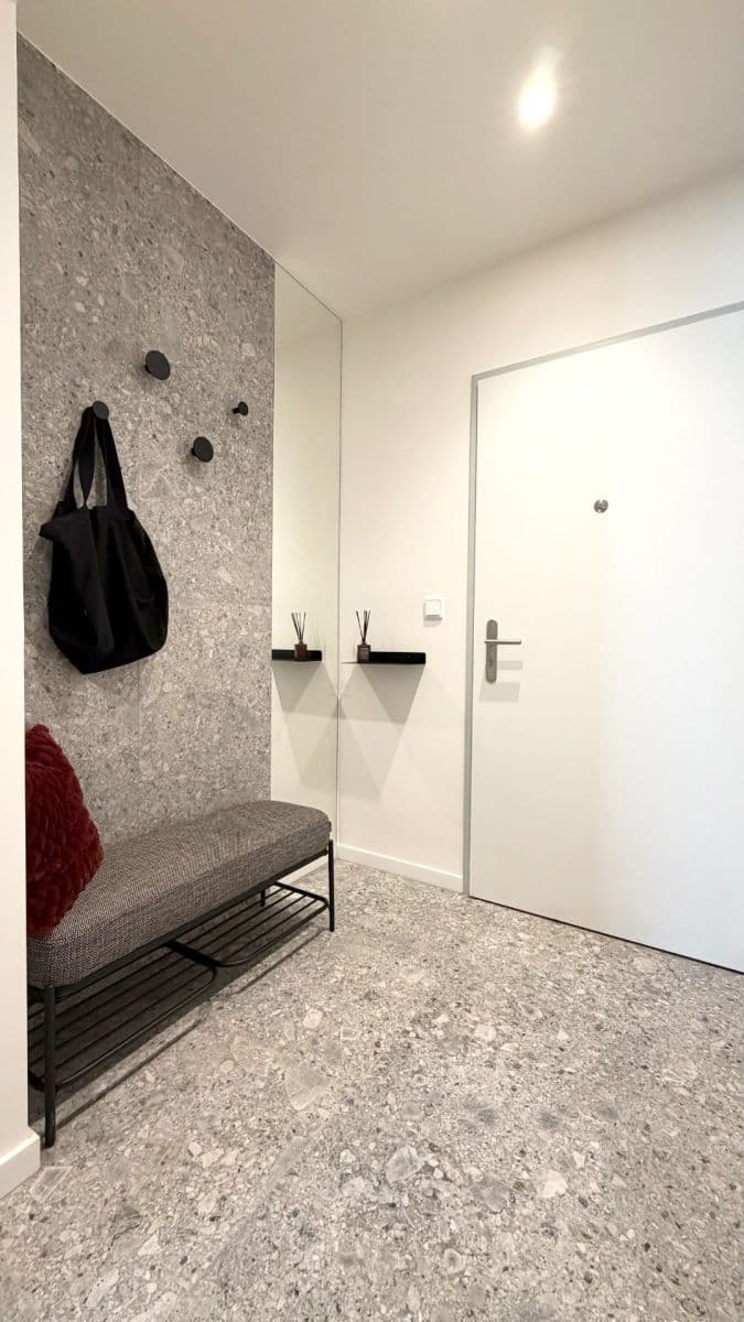 1 bedroom with open-plan kitchen flat to rent, 41 m², Karlínské náměstí, Prague, Prague 1 bedroom with open-plan kitchen flat to rent, 41 m², Karlínské náměstí, Prague, Prague