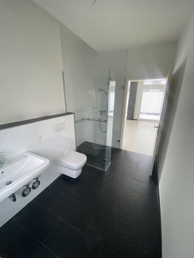 house for sale, 496 m², Bergisch Gladbach, North Rhine-Westphalia house for sale, 496 m², Bergisch Gladbach, North Rhine-Westphalia