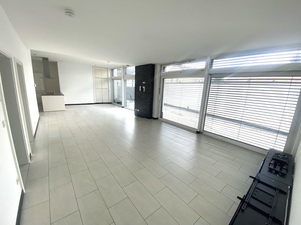 house for sale, 496 m², Bergisch Gladbach, North Rhine-Westphalia house for sale, 496 m², Bergisch Gladbach, North Rhine-Westphalia