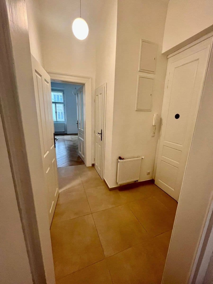 2 bedroom with open-plan kitchen flat to rent, 69 m², Máchova, Prague, Prague 2 bedroom with open-plan kitchen flat to rent, 69 m², Máchova, Prague, Prague