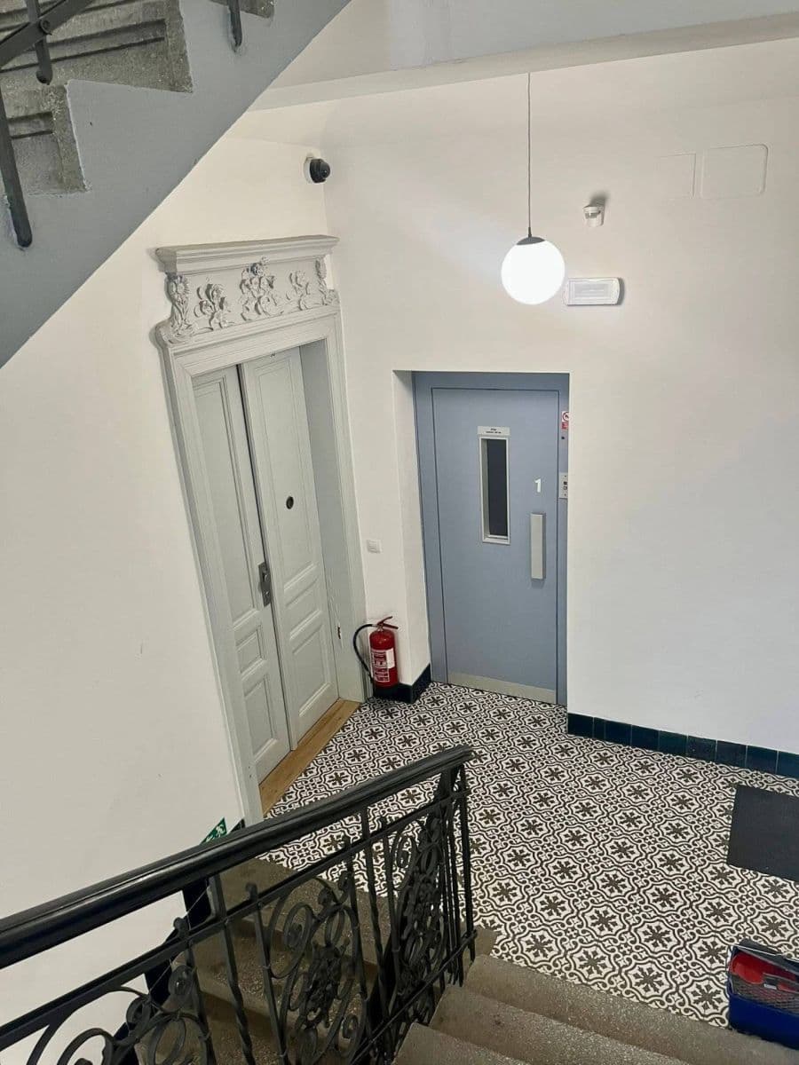 2 bedroom with open-plan kitchen flat to rent, 69 m², Máchova, Prague, Prague 2 bedroom with open-plan kitchen flat to rent, 69 m², Máchova, Prague, Prague