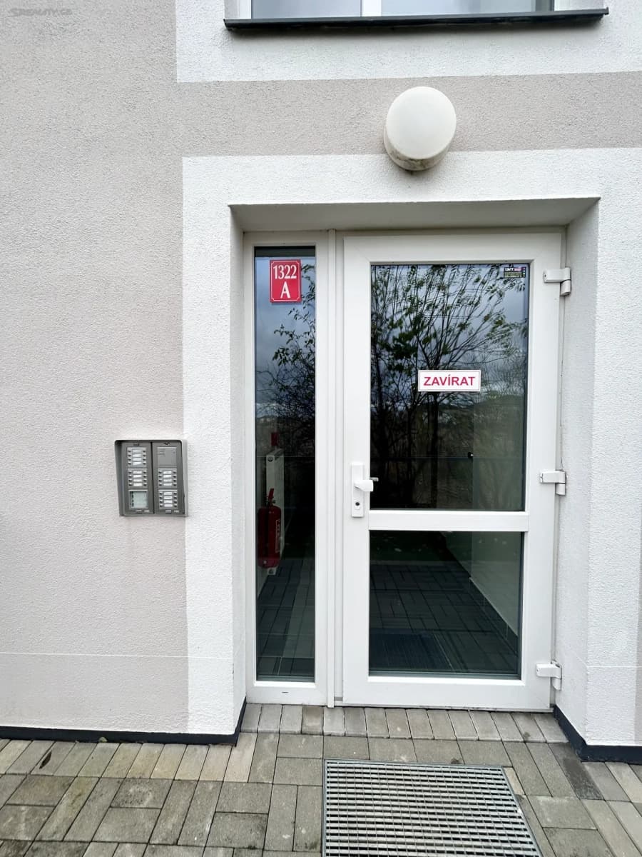 2 bedroom flat to rent, 68 m², Nákupní, Jesenice, Středočeský Region 2 bedroom flat to rent, 68 m², Nákupní, Jesenice, Středočeský Region