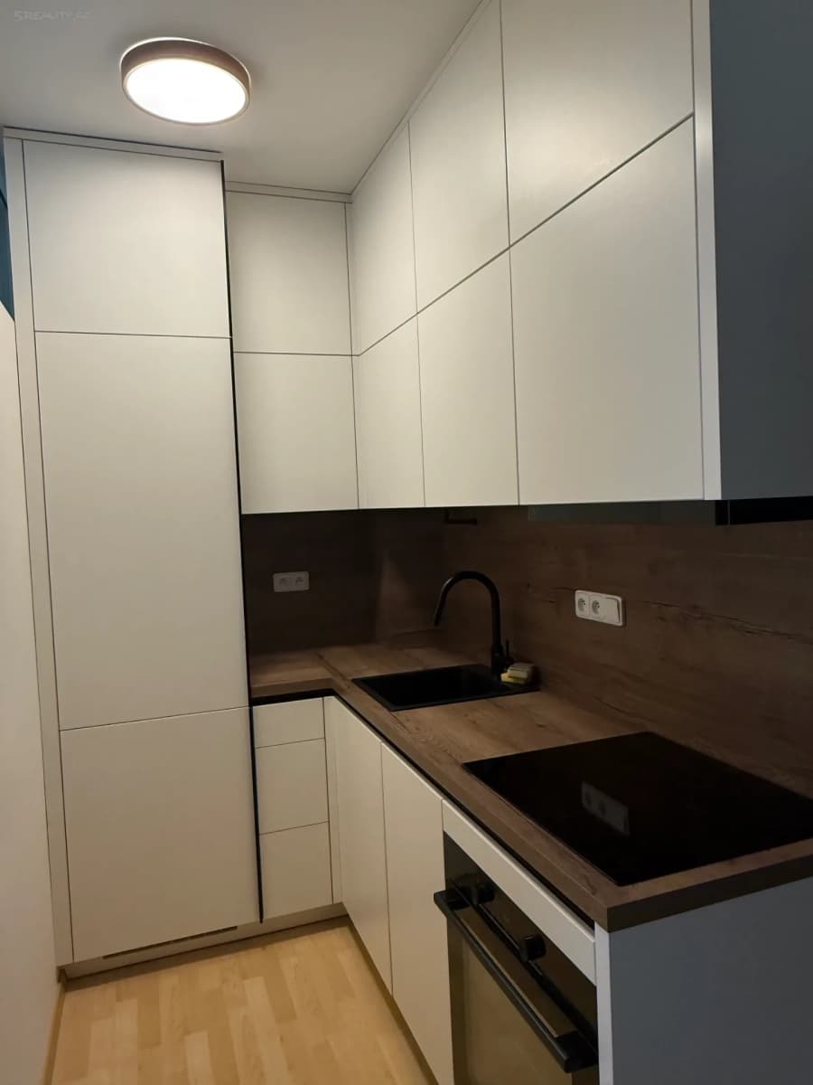 2 bedroom flat to rent, 68 m², Nákupní, Jesenice, Středočeský Region 2 bedroom flat to rent, 68 m², Nákupní, Jesenice, Středočeský Region