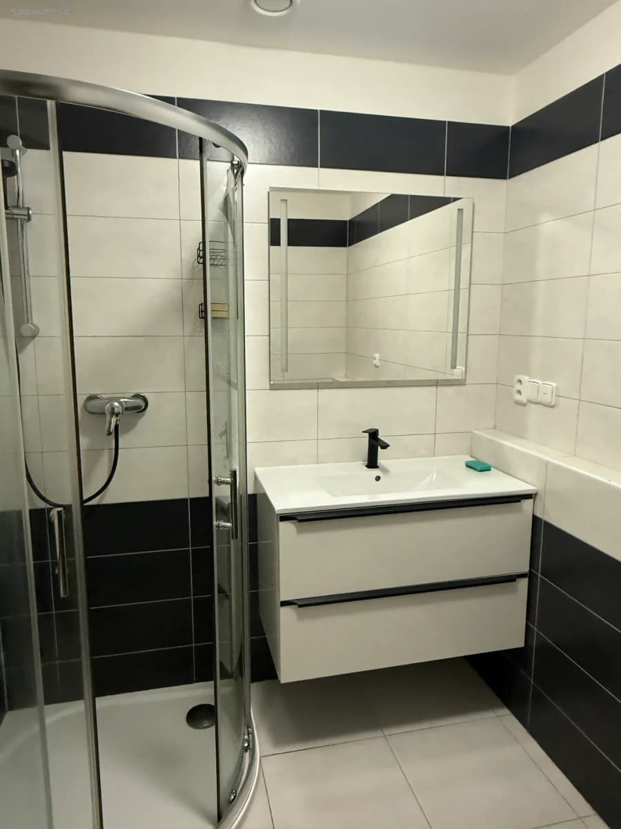 2 bedroom flat to rent, 68 m², Nákupní, Jesenice, Středočeský Region 2 bedroom flat to rent, 68 m², Nákupní, Jesenice, Středočeský Region