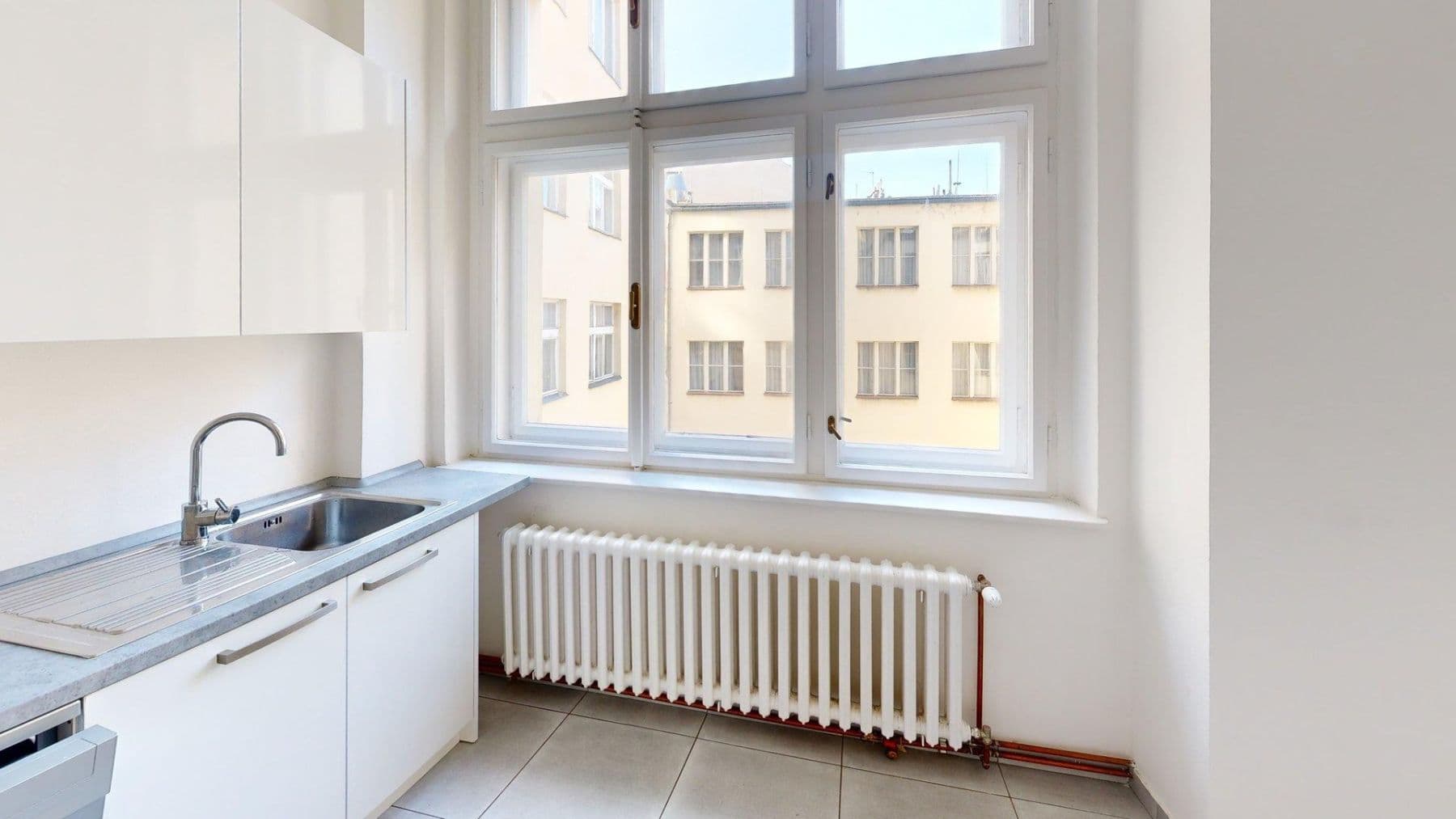 3 bedroom flat to rent, 142 m², Melantrichova, Prague, Prague 3 bedroom flat to rent, 142 m², Melantrichova, Prague, Prague