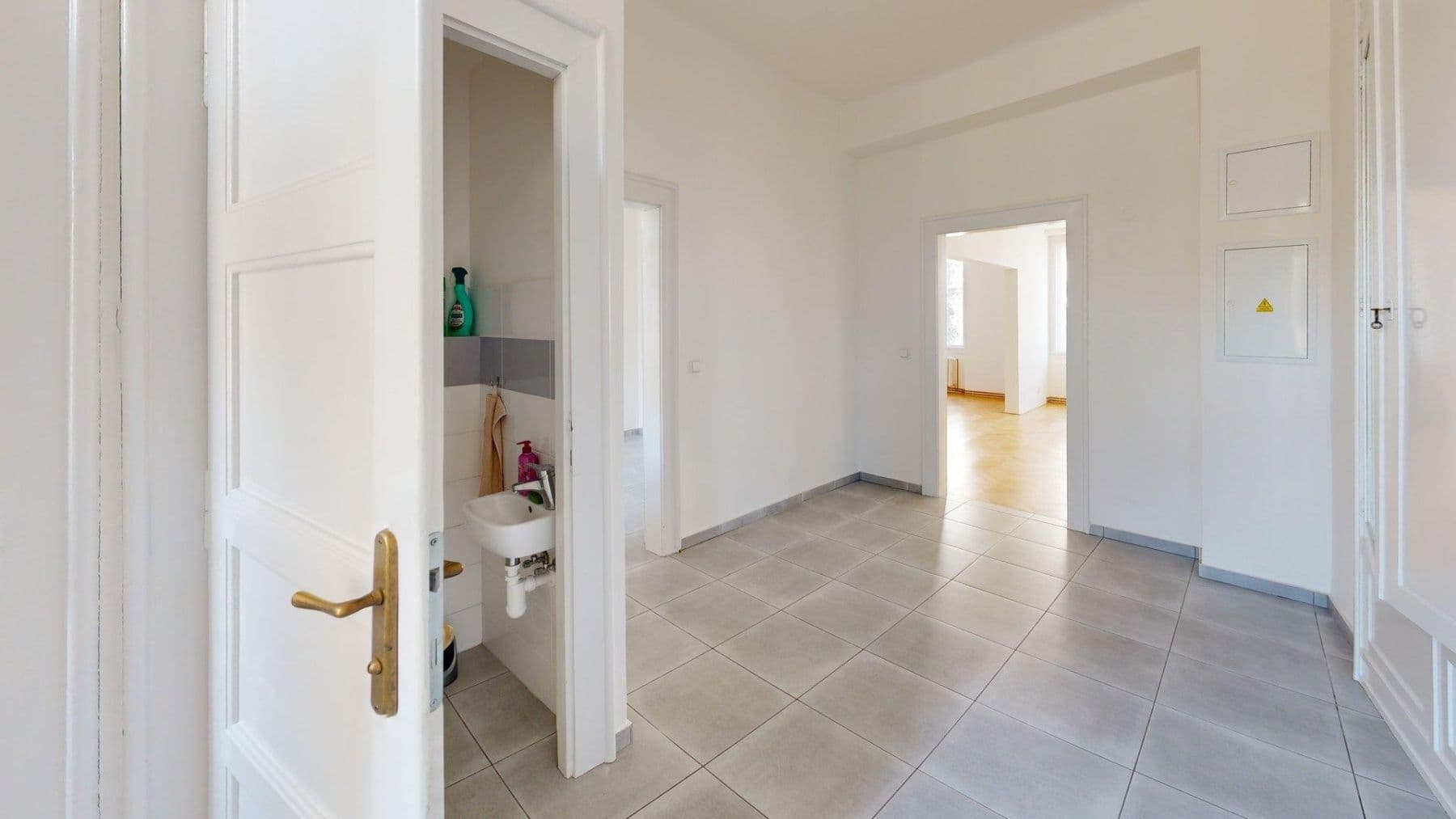 3 bedroom flat to rent, 142 m², Melantrichova, Prague, Prague 3 bedroom flat to rent, 142 m², Melantrichova, Prague, Prague