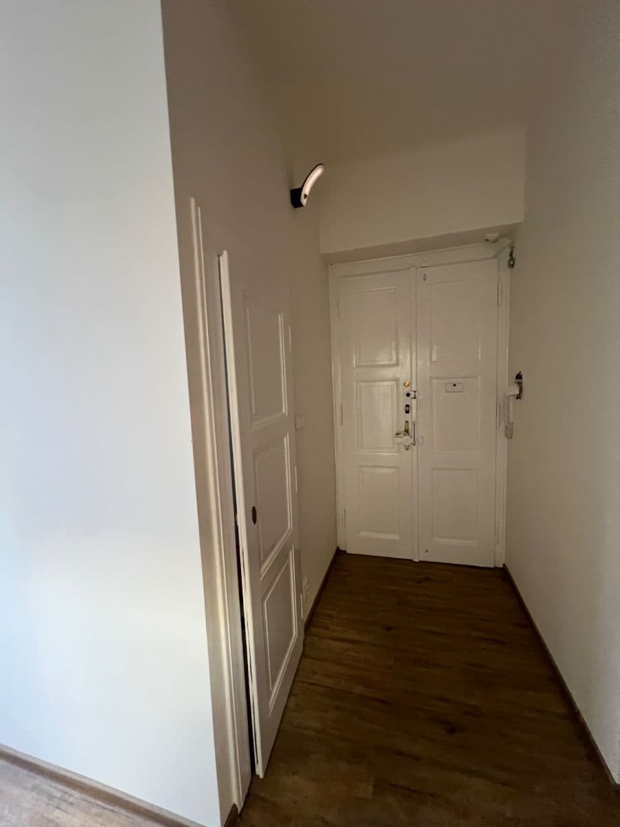 3 bedroom flat to rent, 85 m², Slovinská, Prague, Prague 3 bedroom flat to rent, 85 m², Slovinská, Prague, Prague