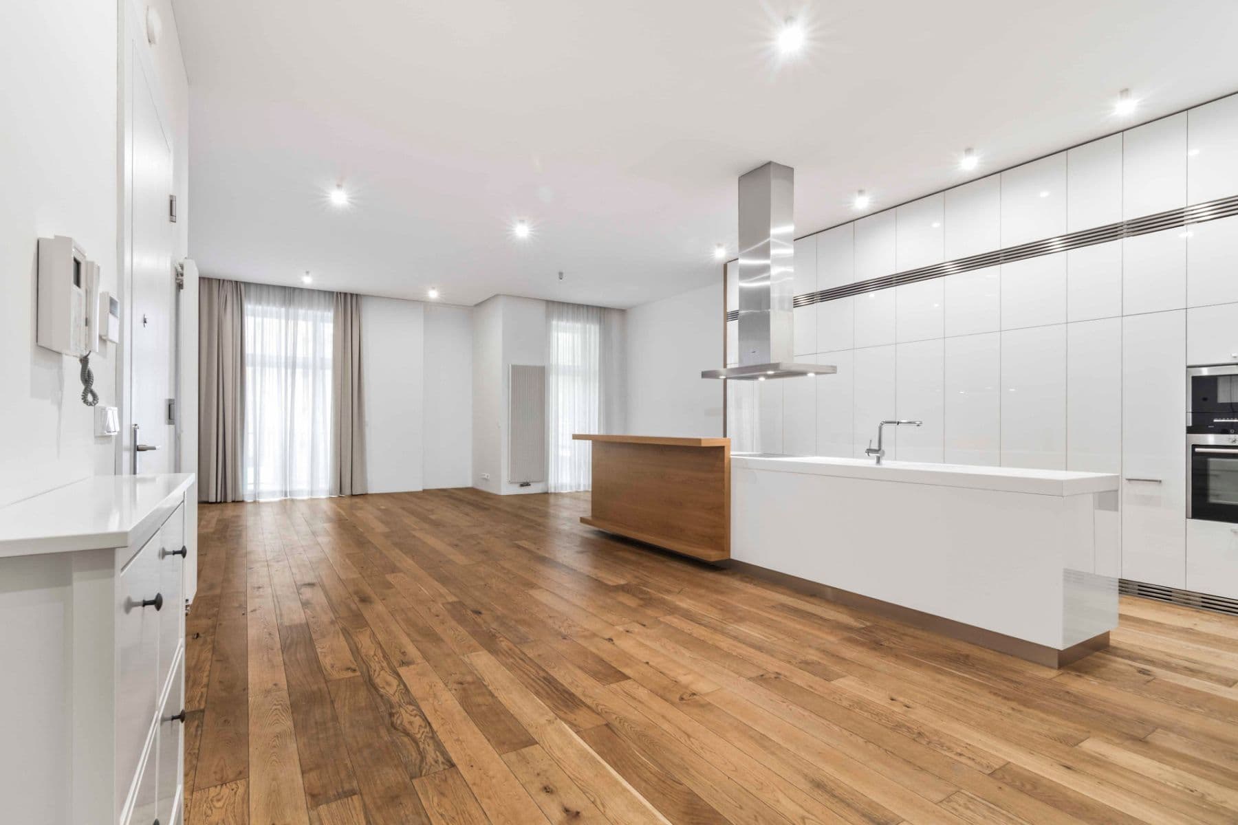 2 bedroom with open-plan kitchen flat to rent, 116 m², Laubova, Prague, Prague 2 bedroom with open-plan kitchen flat to rent, 116 m², Laubova, Prague, Prague