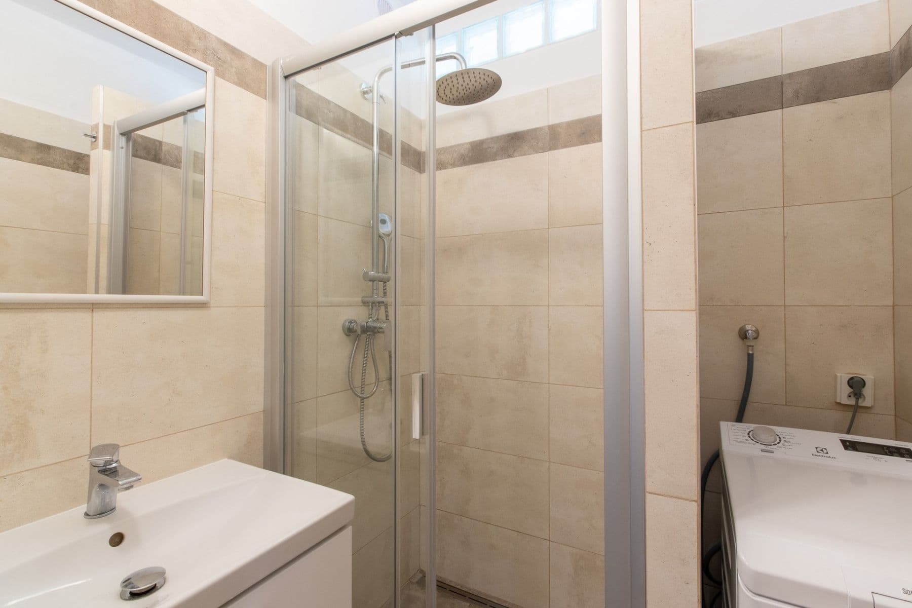 3 bedroom flat to rent, 64 m², Na Petřinách, Prague, Prague 3 bedroom flat to rent, 64 m², Na Petřinách, Prague, Prague