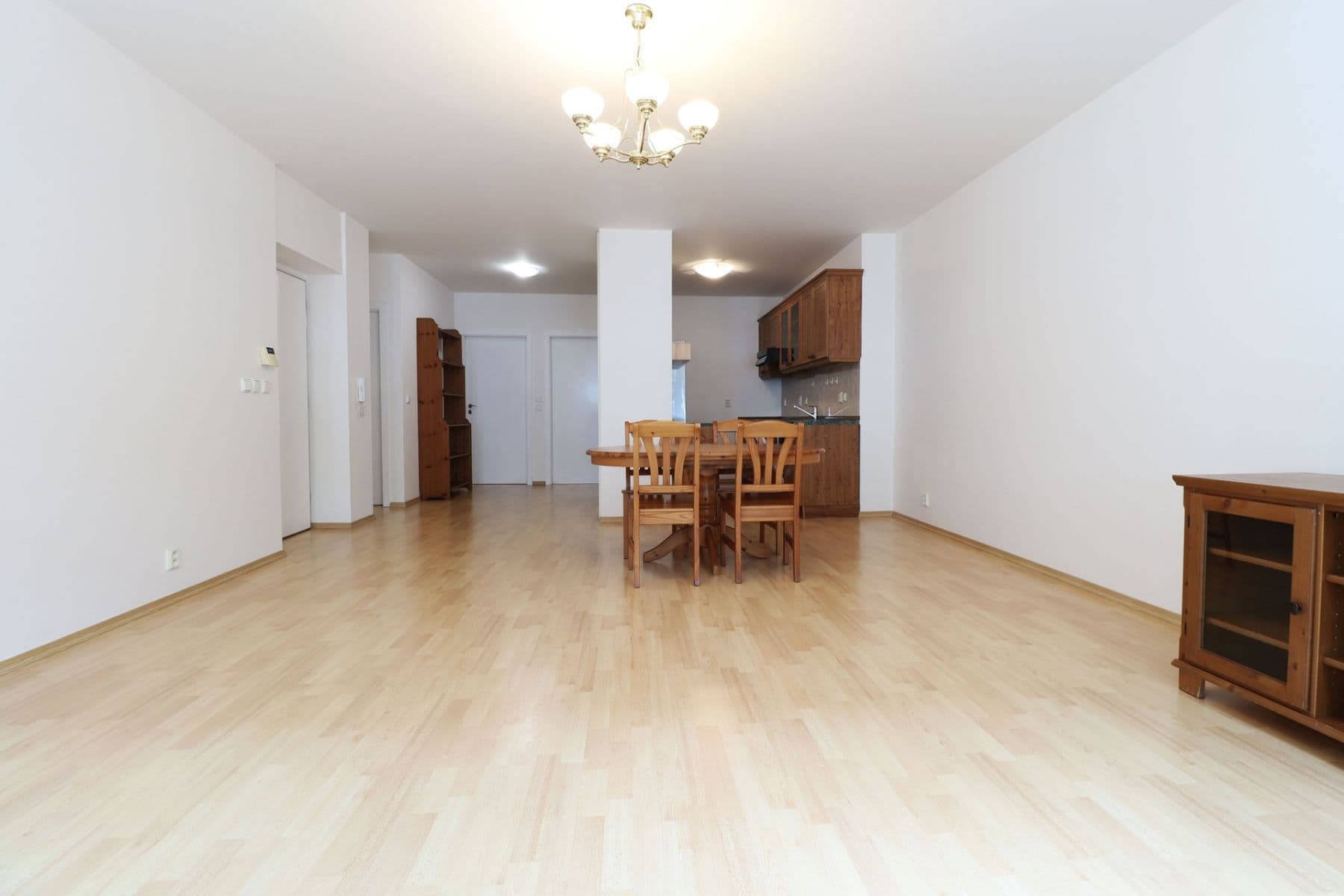 2 bedroom with open-plan kitchen flat to rent, 79 m², Drahobejlova, Prague, Prague 2 bedroom with open-plan kitchen flat to rent, 79 m², Drahobejlova, Prague, Prague