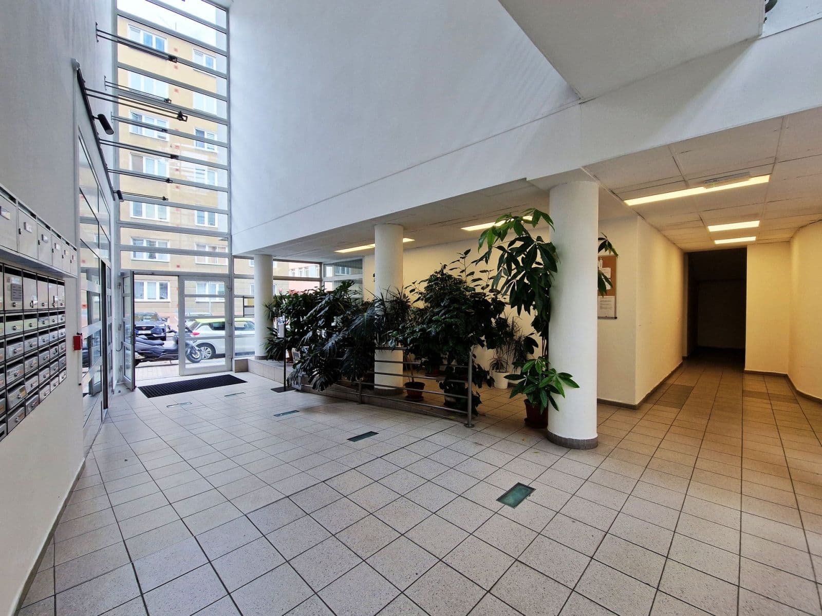 2 bedroom with open-plan kitchen flat to rent, 79 m², Drahobejlova, Prague, Prague 2 bedroom with open-plan kitchen flat to rent, 79 m², Drahobejlova, Prague, Prague