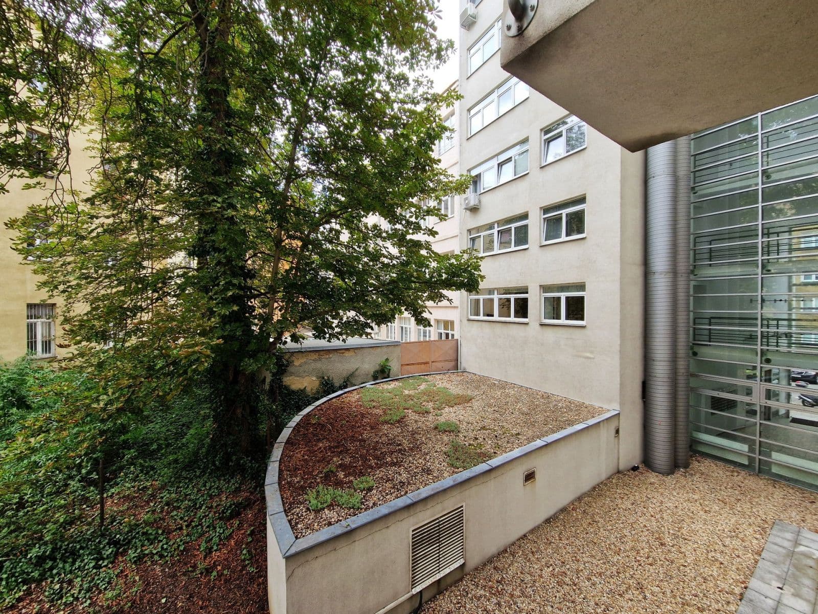 2 bedroom with open-plan kitchen flat to rent, 79 m², Drahobejlova, Prague, Prague 2 bedroom with open-plan kitchen flat to rent, 79 m², Drahobejlova, Prague, Prague