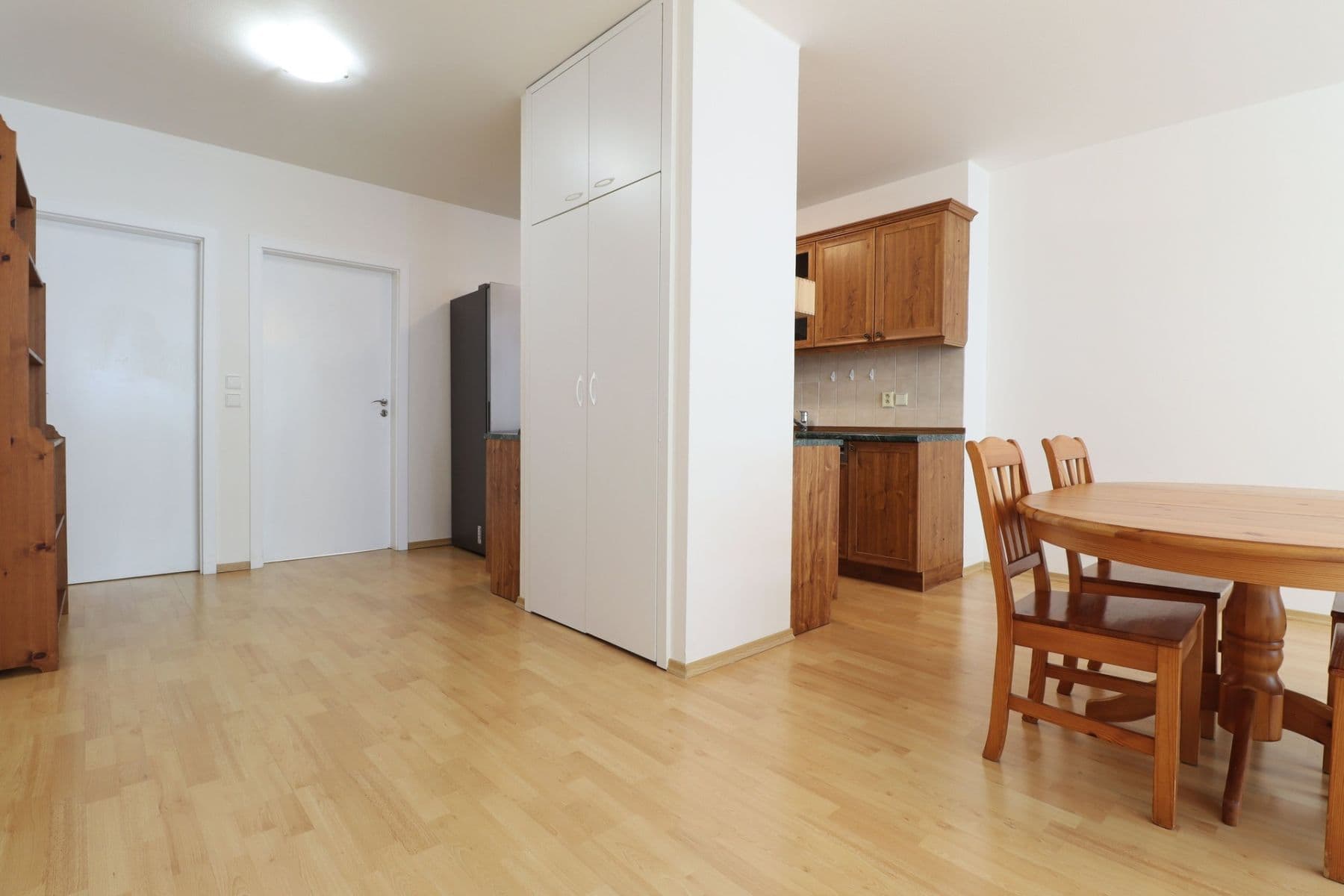 2 bedroom with open-plan kitchen flat to rent, 79 m², Drahobejlova, Prague, Prague 2 bedroom with open-plan kitchen flat to rent, 79 m², Drahobejlova, Prague, Prague