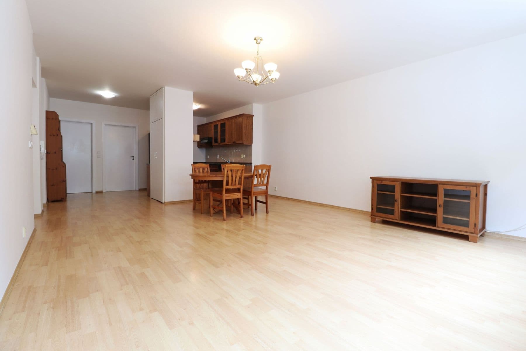 2 bedroom with open-plan kitchen flat to rent, 79 m², Drahobejlova, Prague, Prague 2 bedroom with open-plan kitchen flat to rent, 79 m², Drahobejlova, Prague, Prague
