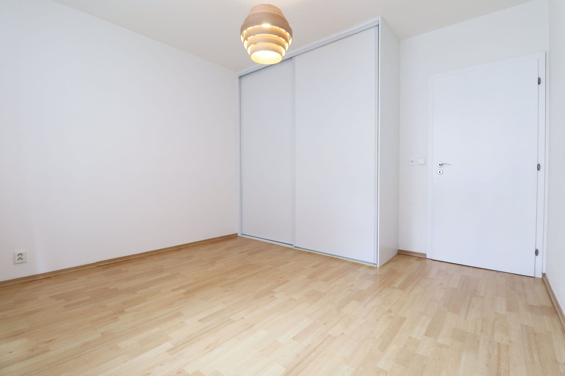 2 bedroom with open-plan kitchen flat to rent, 79 m², Drahobejlova, Prague, Prague 2 bedroom with open-plan kitchen flat to rent, 79 m², Drahobejlova, Prague, Prague