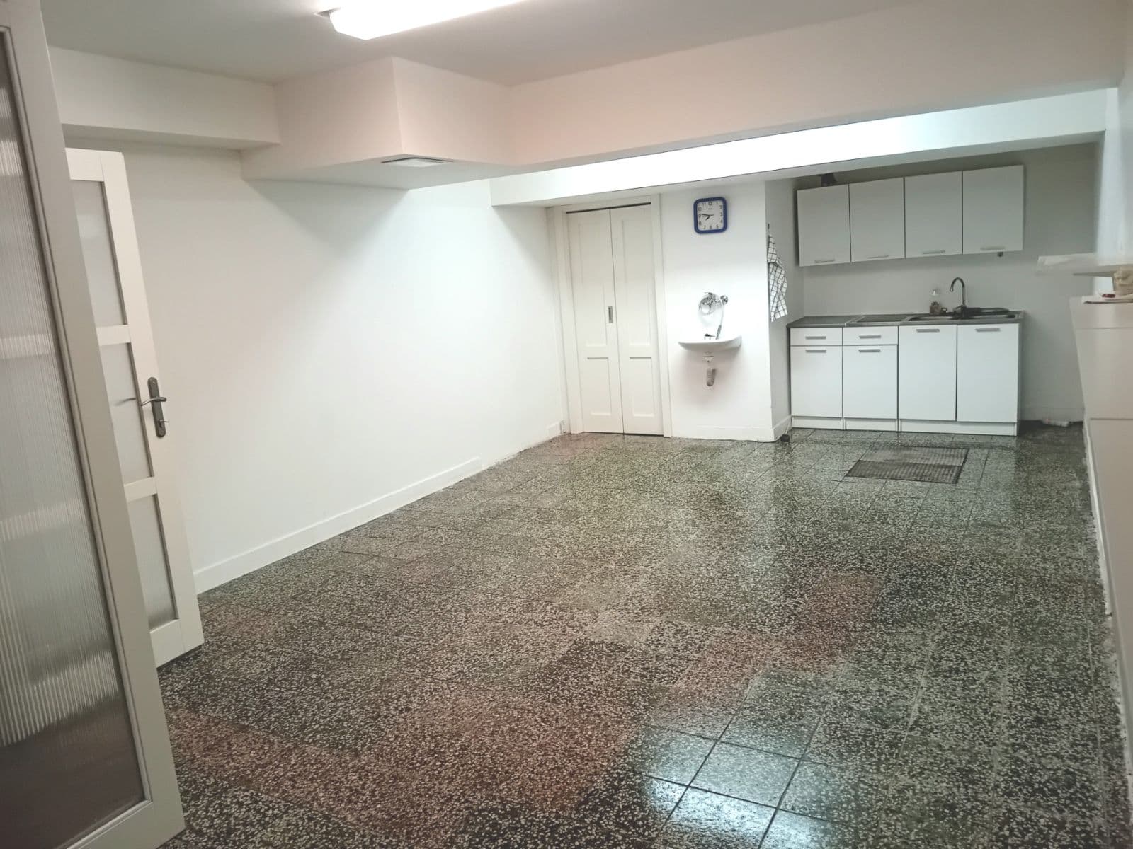 non-residential property to rent, 31 m², Sněženková, Prague, Prague non-residential property to rent, 31 m², Sněženková, Prague, Prague