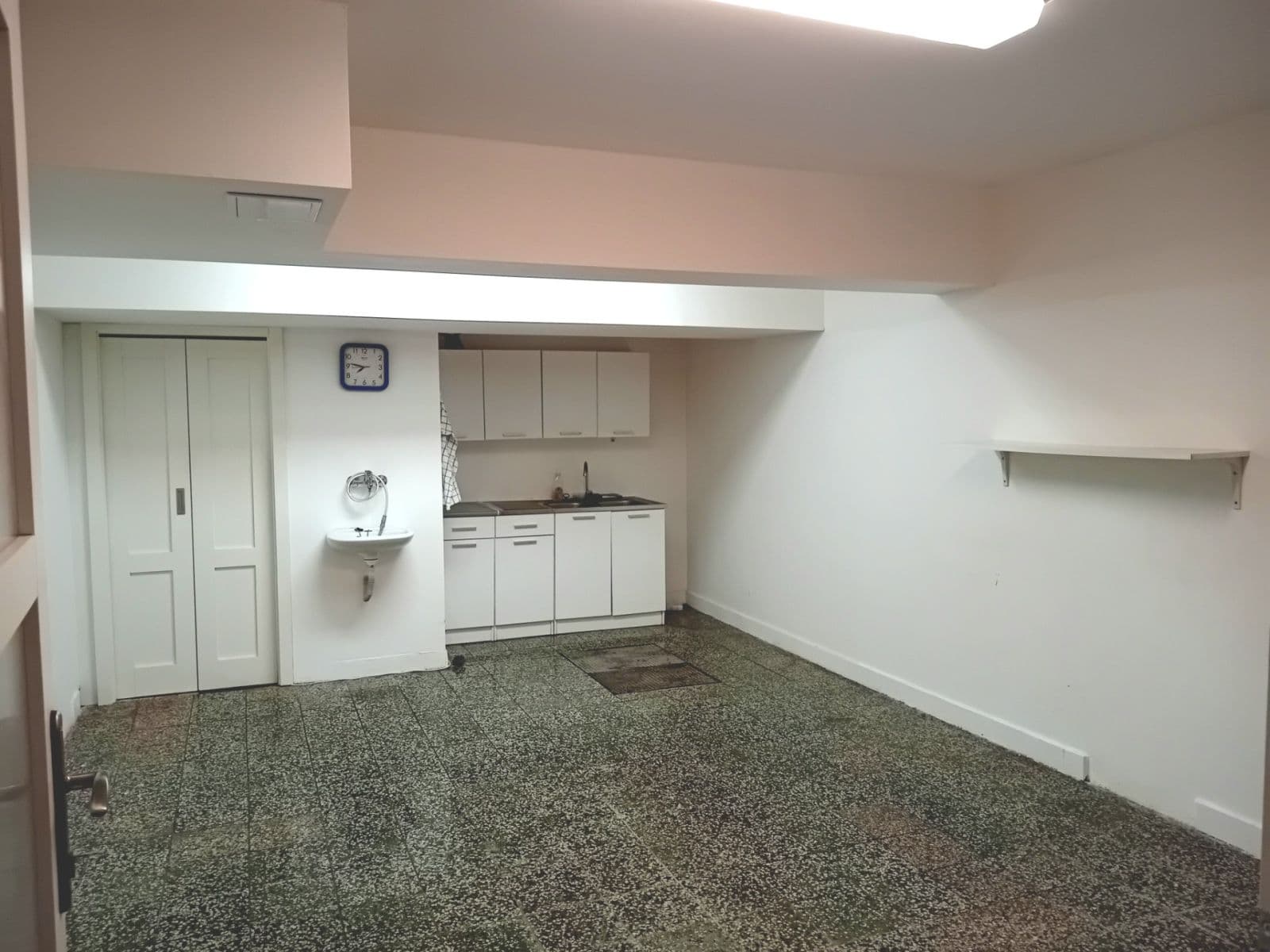 non-residential property to rent, 31 m², Sněženková, Prague, Prague non-residential property to rent, 31 m², Sněženková, Prague, Prague