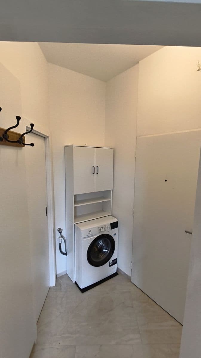 Studio flat to rent, 18 m², Závěrka, Prague, Prague Studio flat to rent, 18 m², Závěrka, Prague, Prague