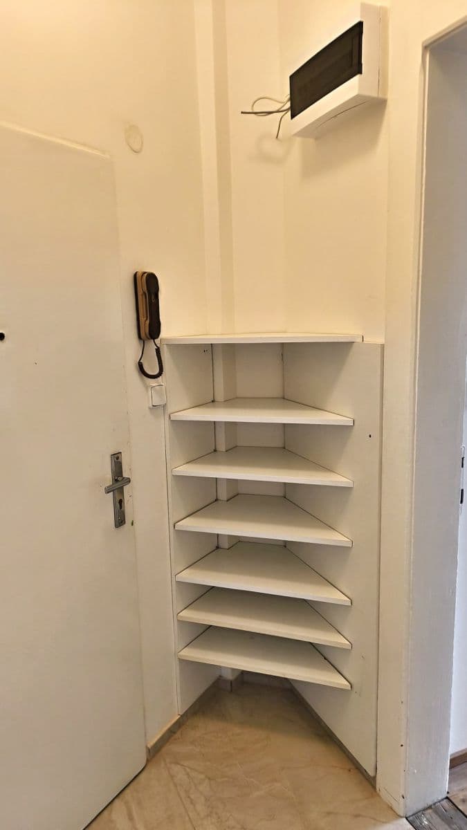 Studio flat to rent, 18 m², Závěrka, Prague, Prague Studio flat to rent, 18 m², Závěrka, Prague, Prague