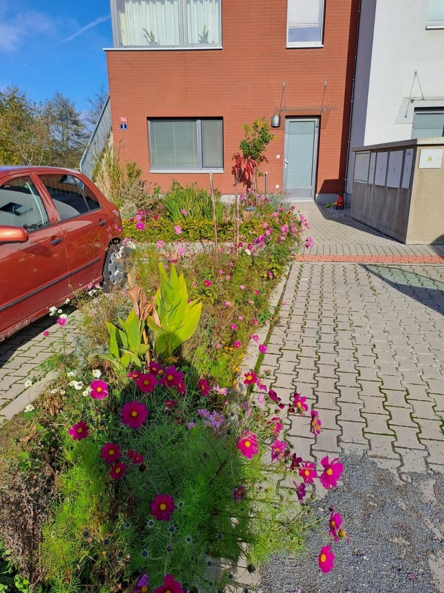 1 bedroom with open-plan kitchen flat to rent, 60 m², Plavínová, Říčany, Středočeský Region 1 bedroom with open-plan kitchen flat to rent, 60 m², Plavínová, Říčany, Středočeský Region