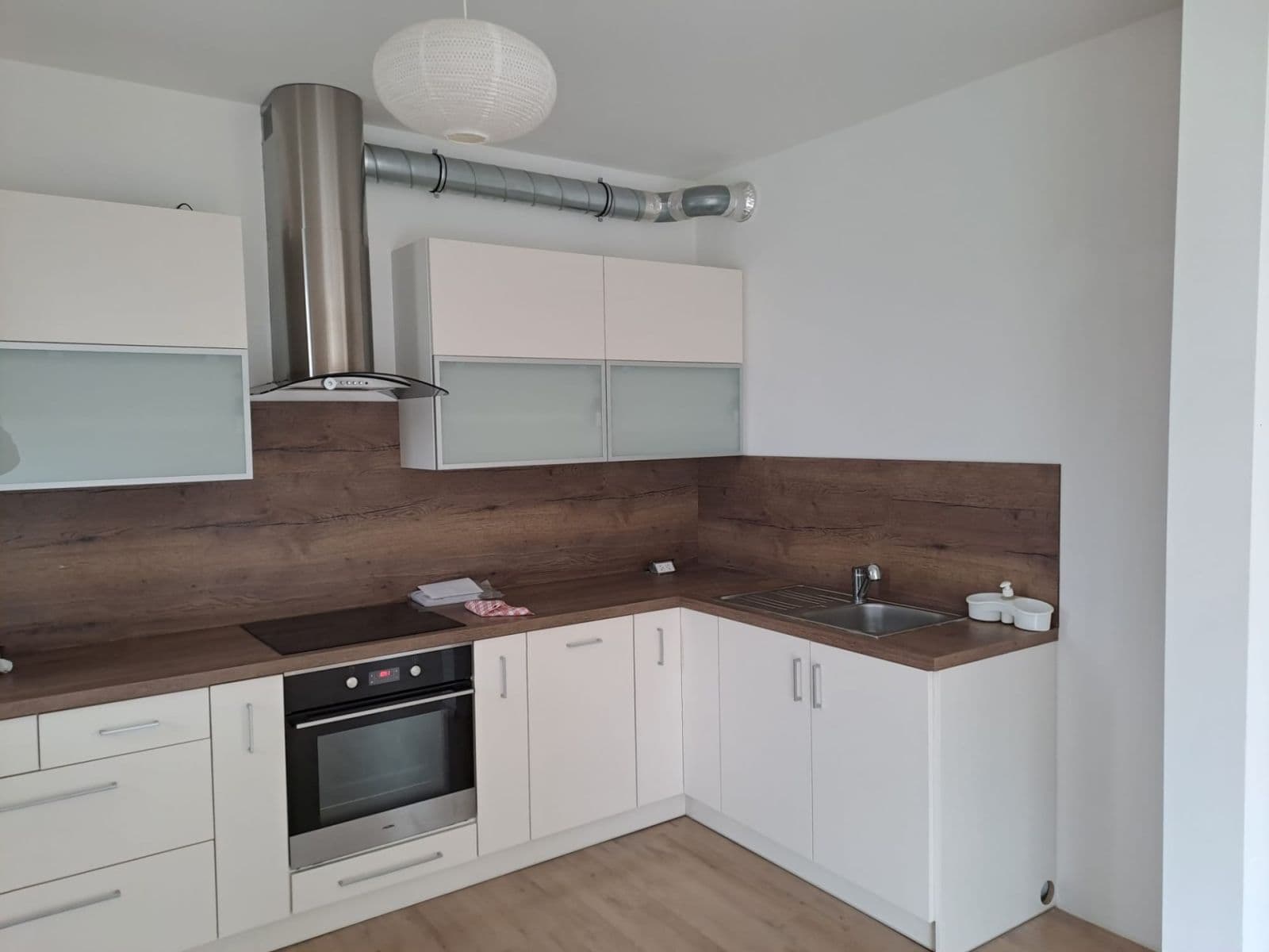 1 bedroom with open-plan kitchen flat to rent, 60 m², Plavínová, Říčany, Středočeský Region 1 bedroom with open-plan kitchen flat to rent, 60 m², Plavínová, Říčany, Středočeský Region