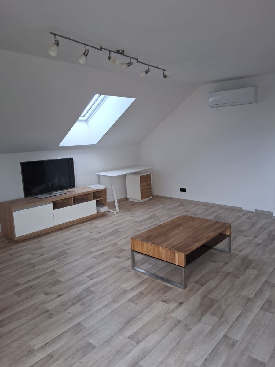 3 bedroom flat to rent, 100 m², Chudčice, Jihomoravský Region 3 bedroom flat to rent, 100 m², Chudčice, Jihomoravský Region