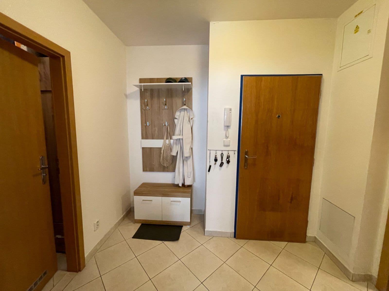 1 bedroom with open-plan kitchen flat to rent, 67 m², Petržílkova, Prague, Prague 1 bedroom with open-plan kitchen flat to rent, 67 m², Petržílkova, Prague, Prague