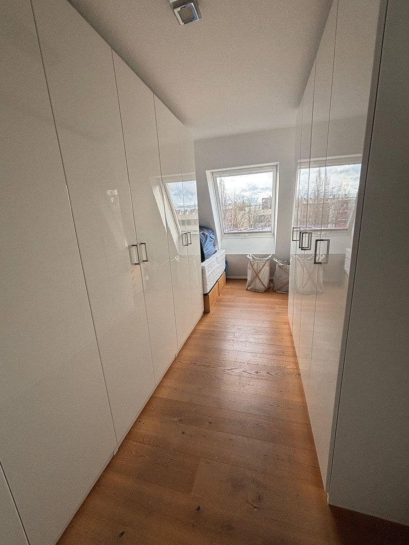 4 bedroom with open-plan kitchen flat for sale, 152 m², Stuttgart, Baden-Württemberg 4 bedroom with open-plan kitchen flat for sale, 152 m², Stuttgart, Baden-Württemberg
