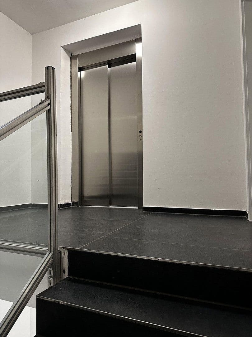 2 bedroom with open-plan kitchen flat to rent, 117 m², Bochum, North Rhine-Westphalia 2 bedroom with open-plan kitchen flat to rent, 117 m², Bochum, North Rhine-Westphalia