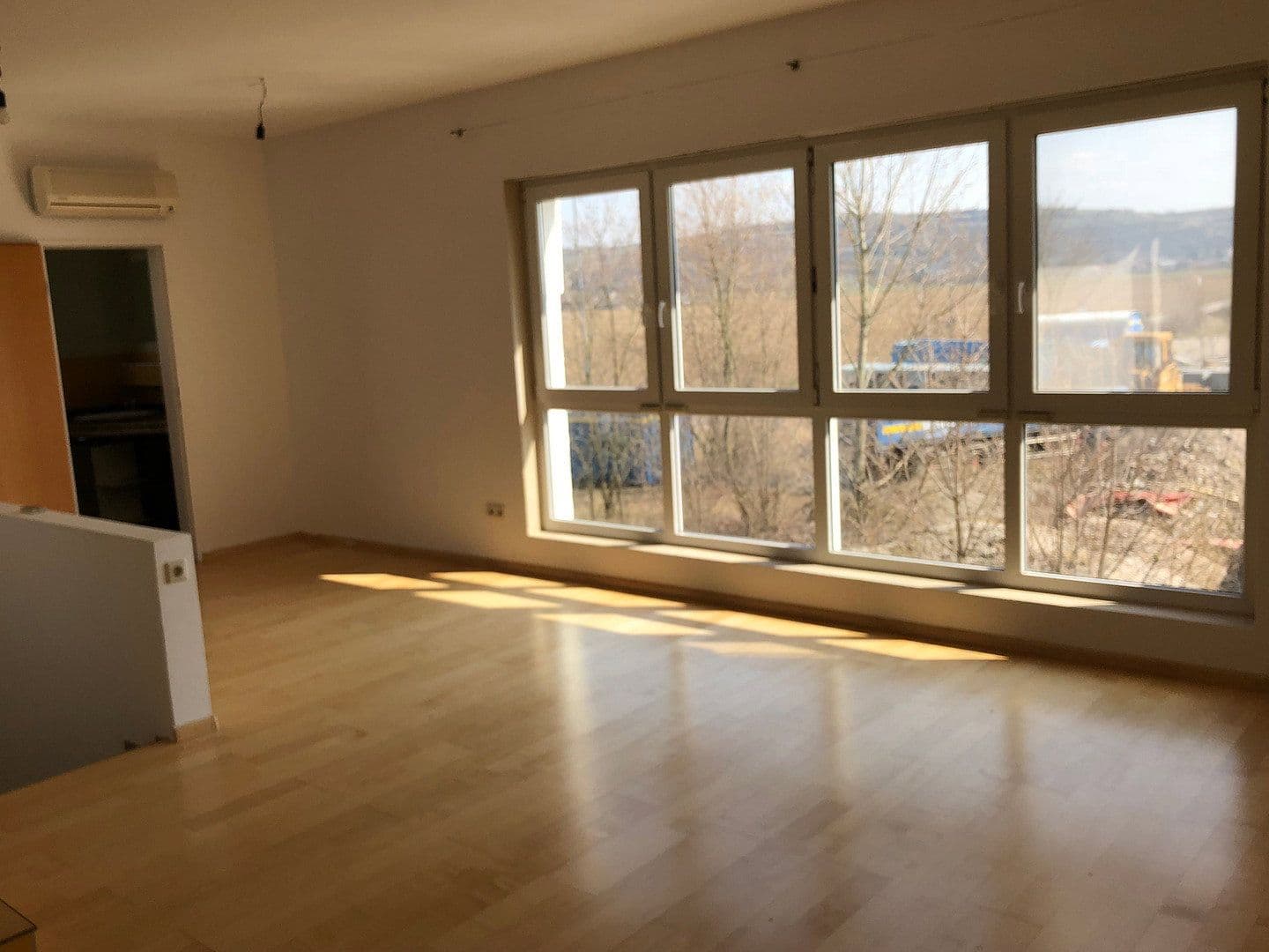 non-residential property to rent, 1,000 m², Breisach am Rhein, Baden-Württemberg non-residential property to rent, 1,000 m², Breisach am Rhein, Baden-Württemberg