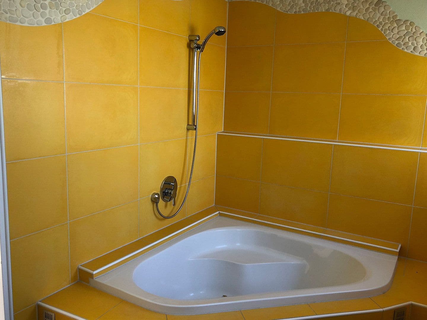 non-residential property to rent, 1,000 m², Breisach am Rhein, Baden-Württemberg non-residential property to rent, 1,000 m², Breisach am Rhein, Baden-Württemberg