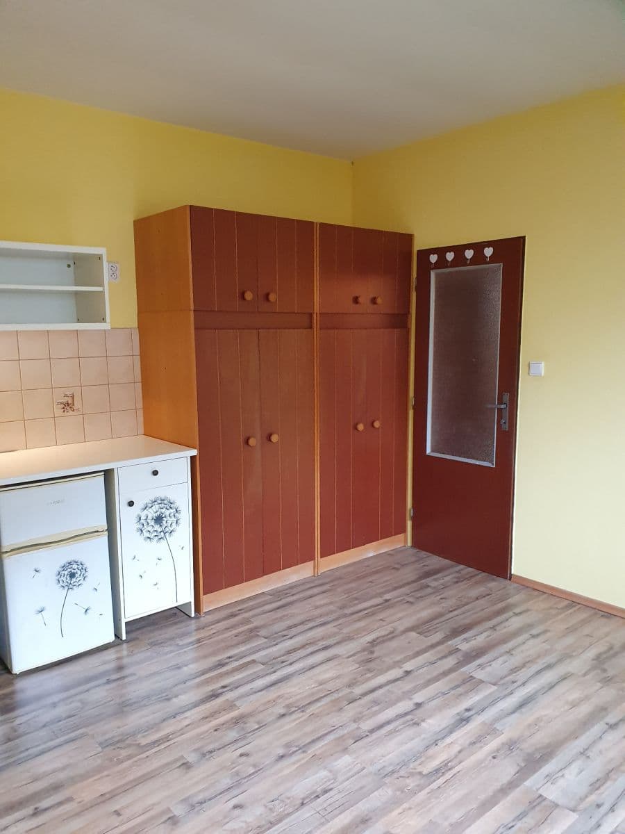 Small studio flat to rent, 24 m², D. Tatarku, Piešťany, Trnavský Region Small studio flat to rent, 24 m², D. Tatarku, Piešťany, Trnavský Region