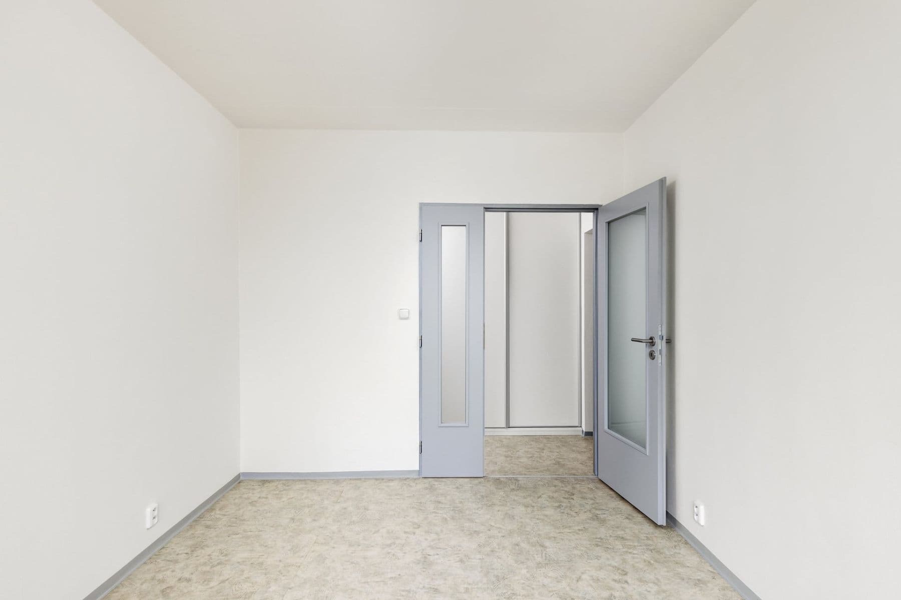 2 bedroom with open-plan kitchen flat to rent, 63 m², V průčelí, Prague, Prague 2 bedroom with open-plan kitchen flat to rent, 63 m², V průčelí, Prague, Prague