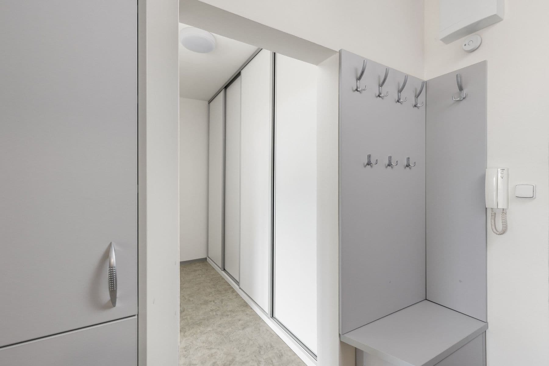 2 bedroom with open-plan kitchen flat to rent, 63 m², V průčelí, Prague, Prague 2 bedroom with open-plan kitchen flat to rent, 63 m², V průčelí, Prague, Prague