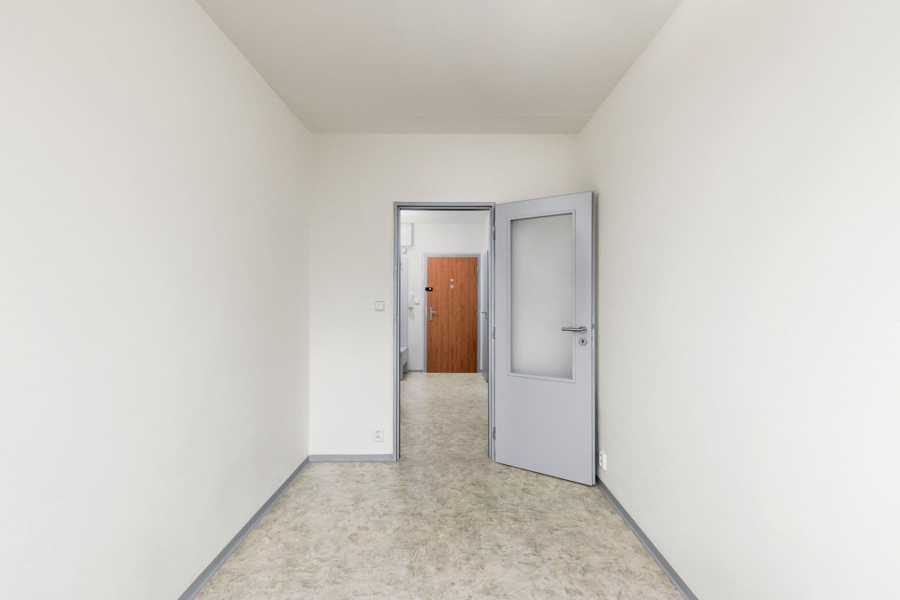 2 bedroom with open-plan kitchen flat to rent, 63 m², V průčelí, Prague, Prague 2 bedroom with open-plan kitchen flat to rent, 63 m², V průčelí, Prague, Prague