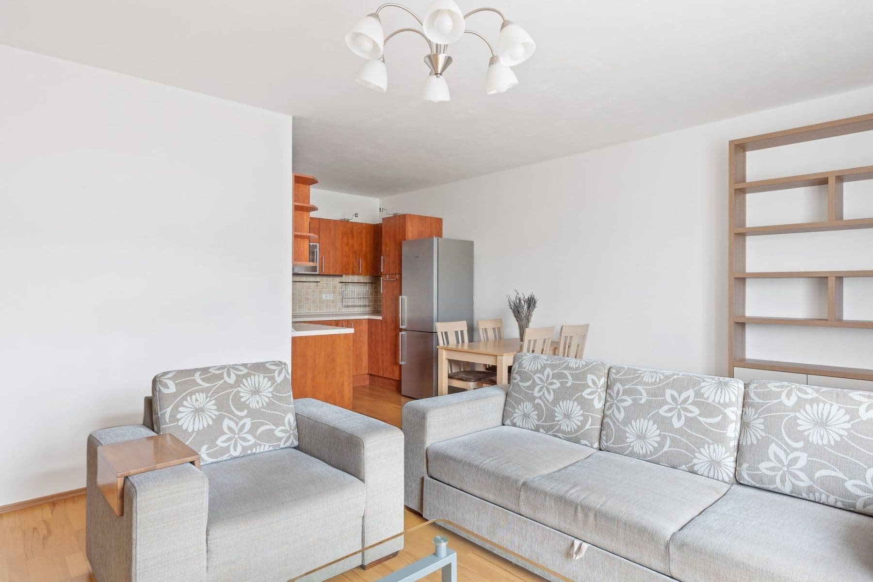 2 bedroom with open-plan kitchen flat to rent, 82 m², Českodubská, Prague, Prague 2 bedroom with open-plan kitchen flat to rent, 82 m², Českodubská, Prague, Prague