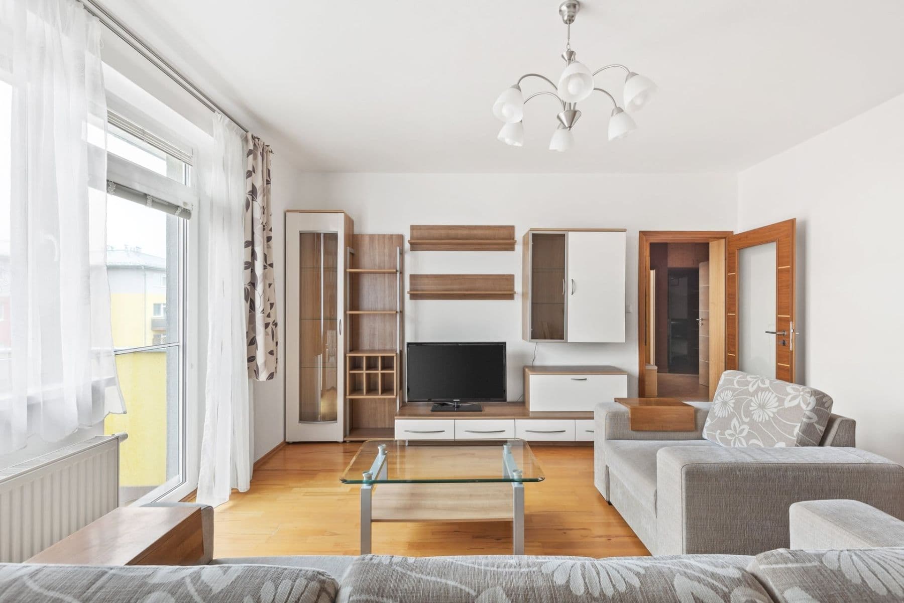 2 bedroom with open-plan kitchen flat to rent, 82 m², Českodubská, Prague, Prague 2 bedroom with open-plan kitchen flat to rent, 82 m², Českodubská, Prague, Prague
