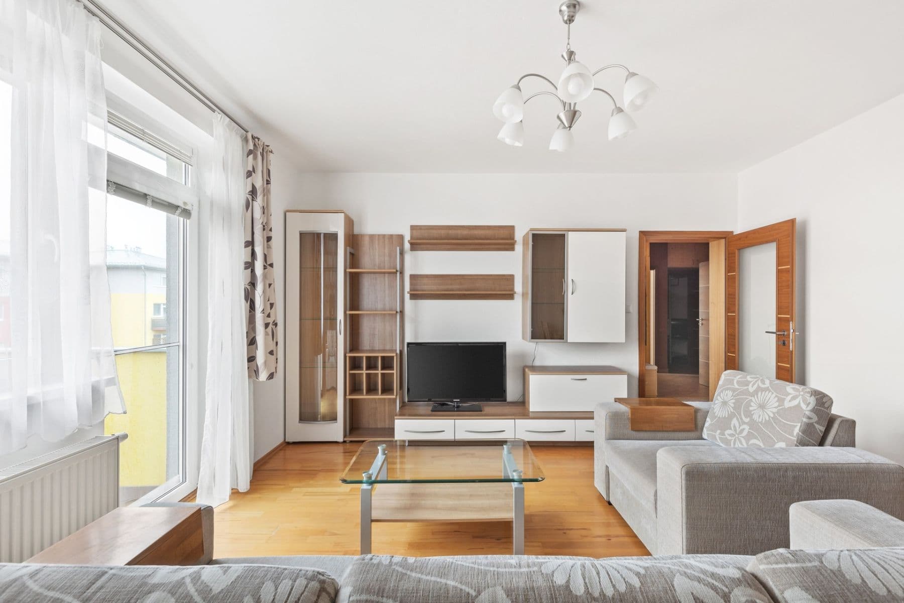 2 bedroom with open-plan kitchen flat to rent, 82 m², Českodubská, Prague, Prague 2 bedroom with open-plan kitchen flat to rent, 82 m², Českodubská, Prague, Prague