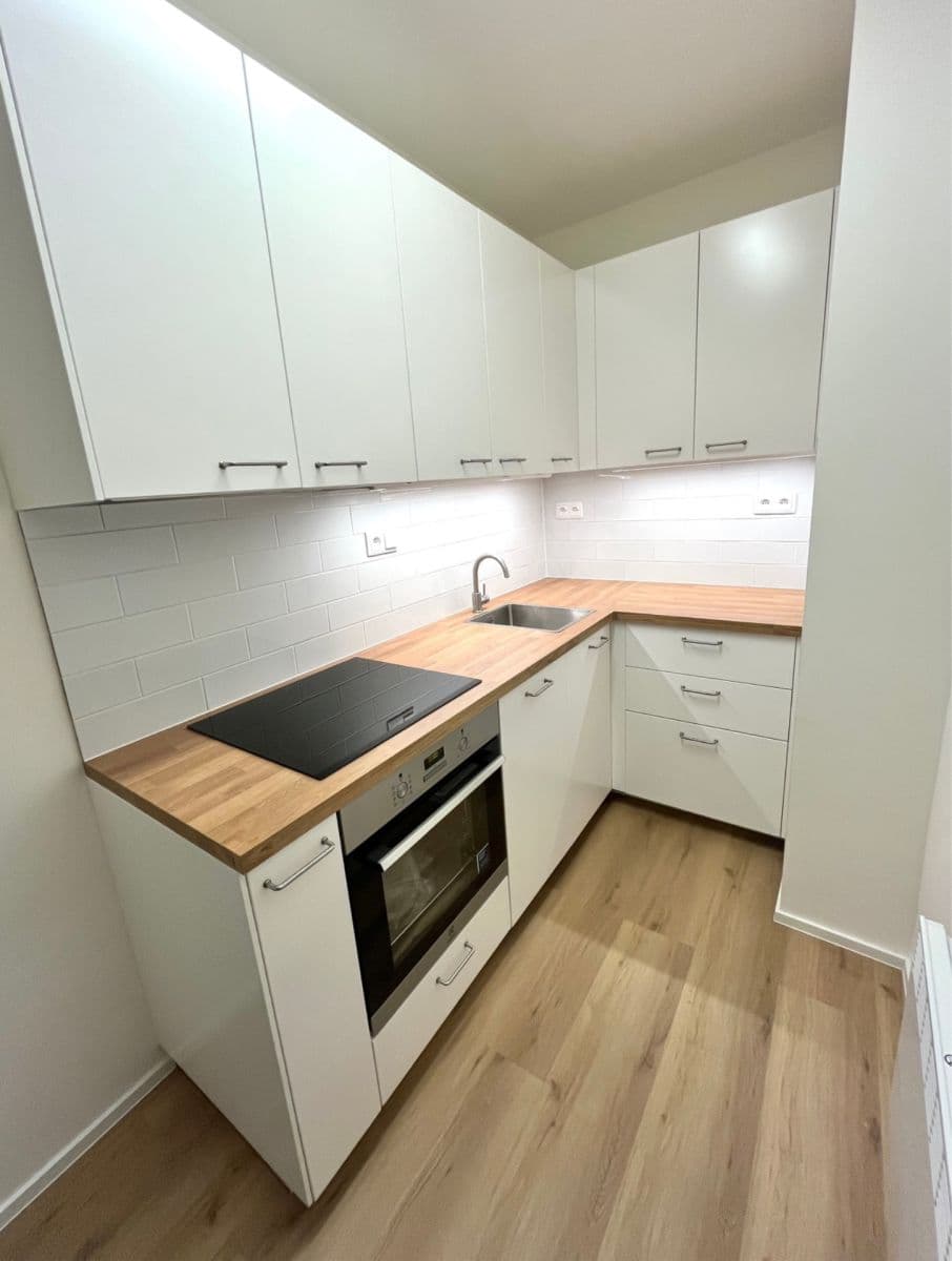 1 bedroom flat to rent, 35 m², Černokostelecká, Prague, Prague 1 bedroom flat to rent, 35 m², Černokostelecká, Prague, Prague