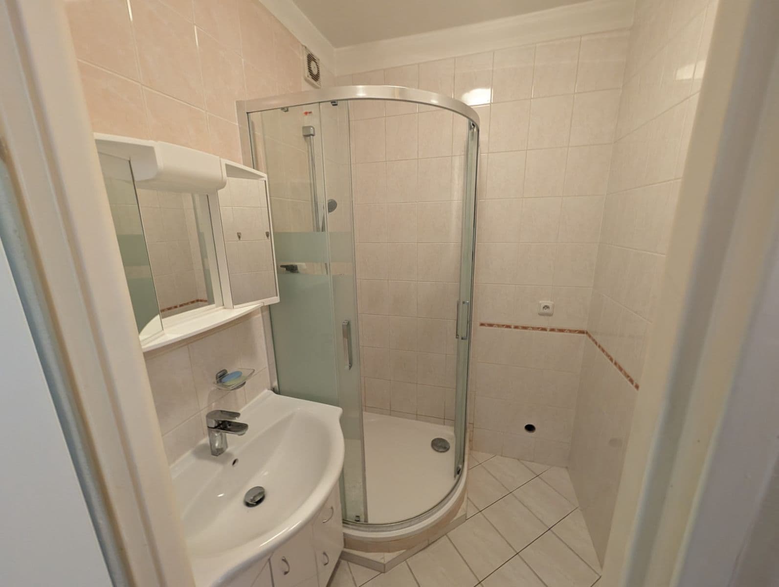 4 bedroom flat to rent, 69 m², Jasmínová, Ostrava, Moravskoslezský Region 4 bedroom flat to rent, 69 m², Jasmínová, Ostrava, Moravskoslezský Region