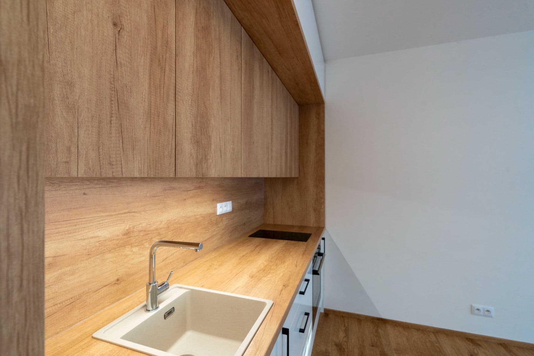 Studio flat to rent, 37 m², Gerstelova, Prague, Prague Studio flat to rent, 37 m², Gerstelova, Prague, Prague