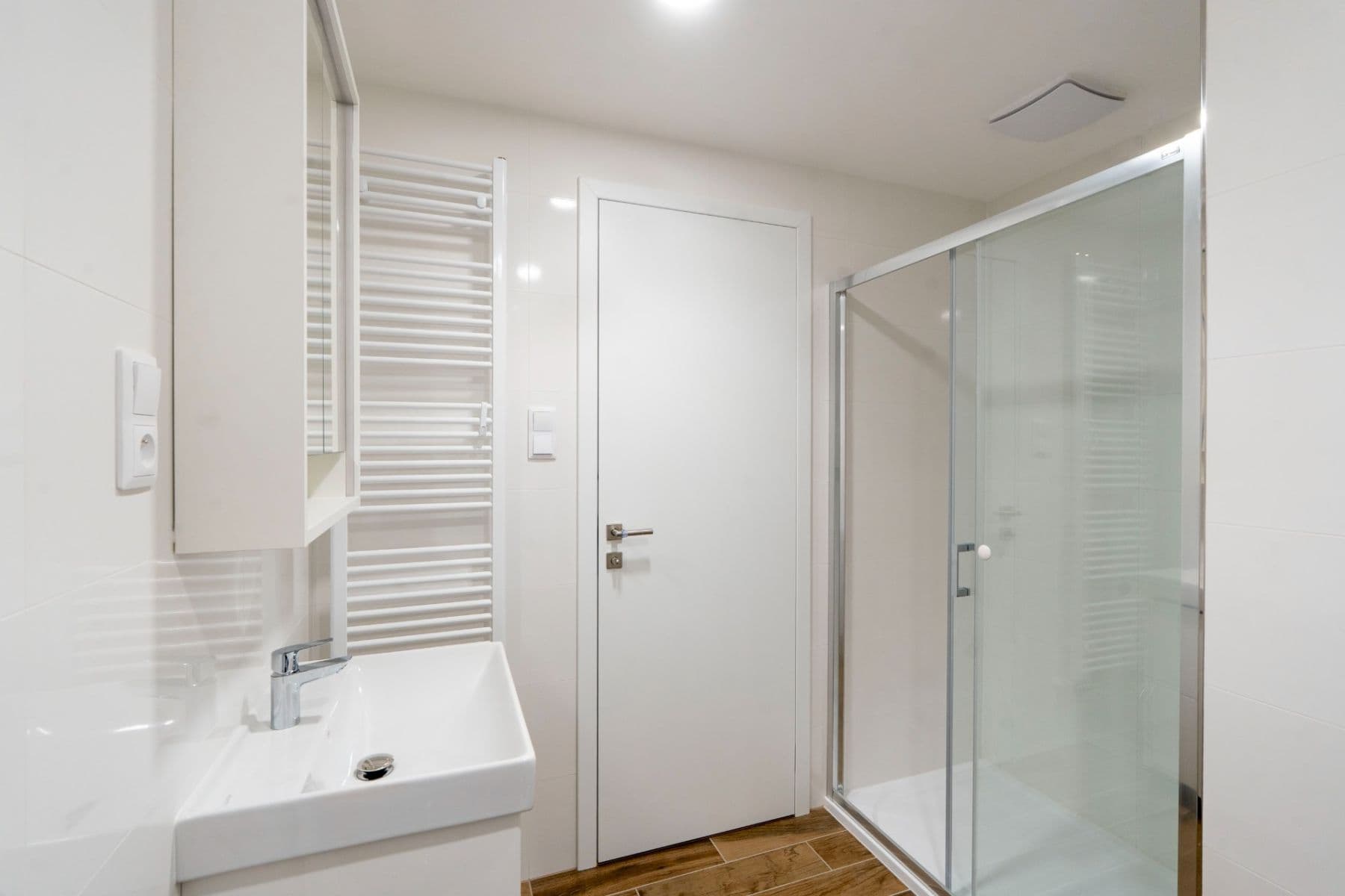 Studio flat to rent, 37 m², Gerstelova, Prague, Prague Studio flat to rent, 37 m², Gerstelova, Prague, Prague