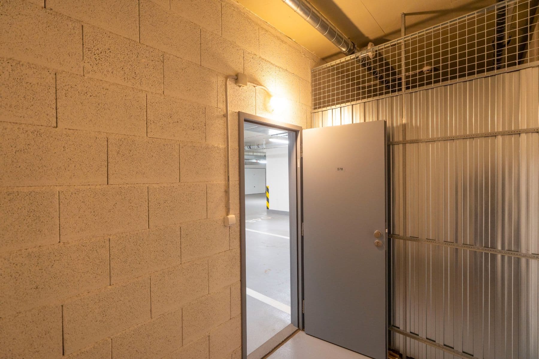 Studio flat to rent, 37 m², Gerstelova, Prague, Prague Studio flat to rent, 37 m², Gerstelova, Prague, Prague