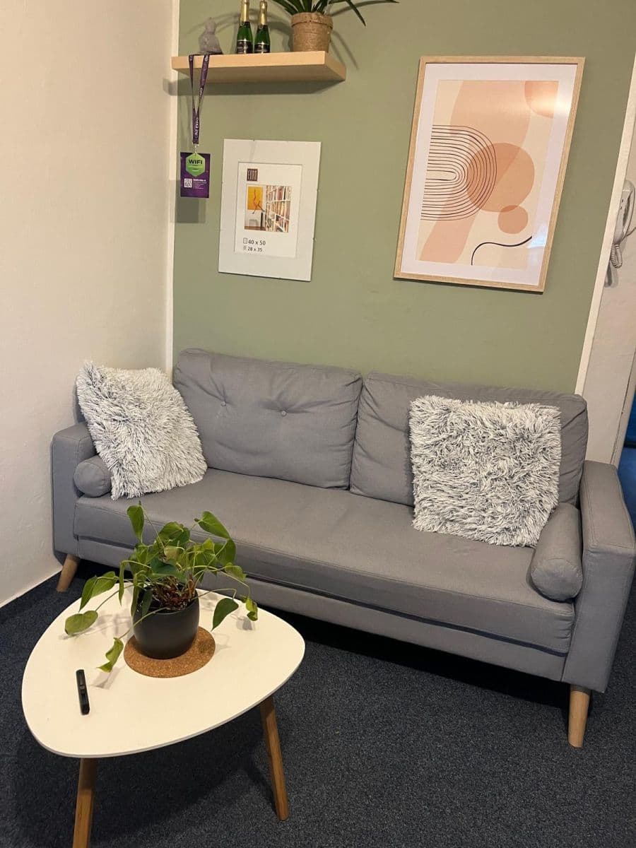 non-residential property to rent, 18 m², Hornokrčská, Prague, Prague non-residential property to rent, 18 m², Hornokrčská, Prague, Prague