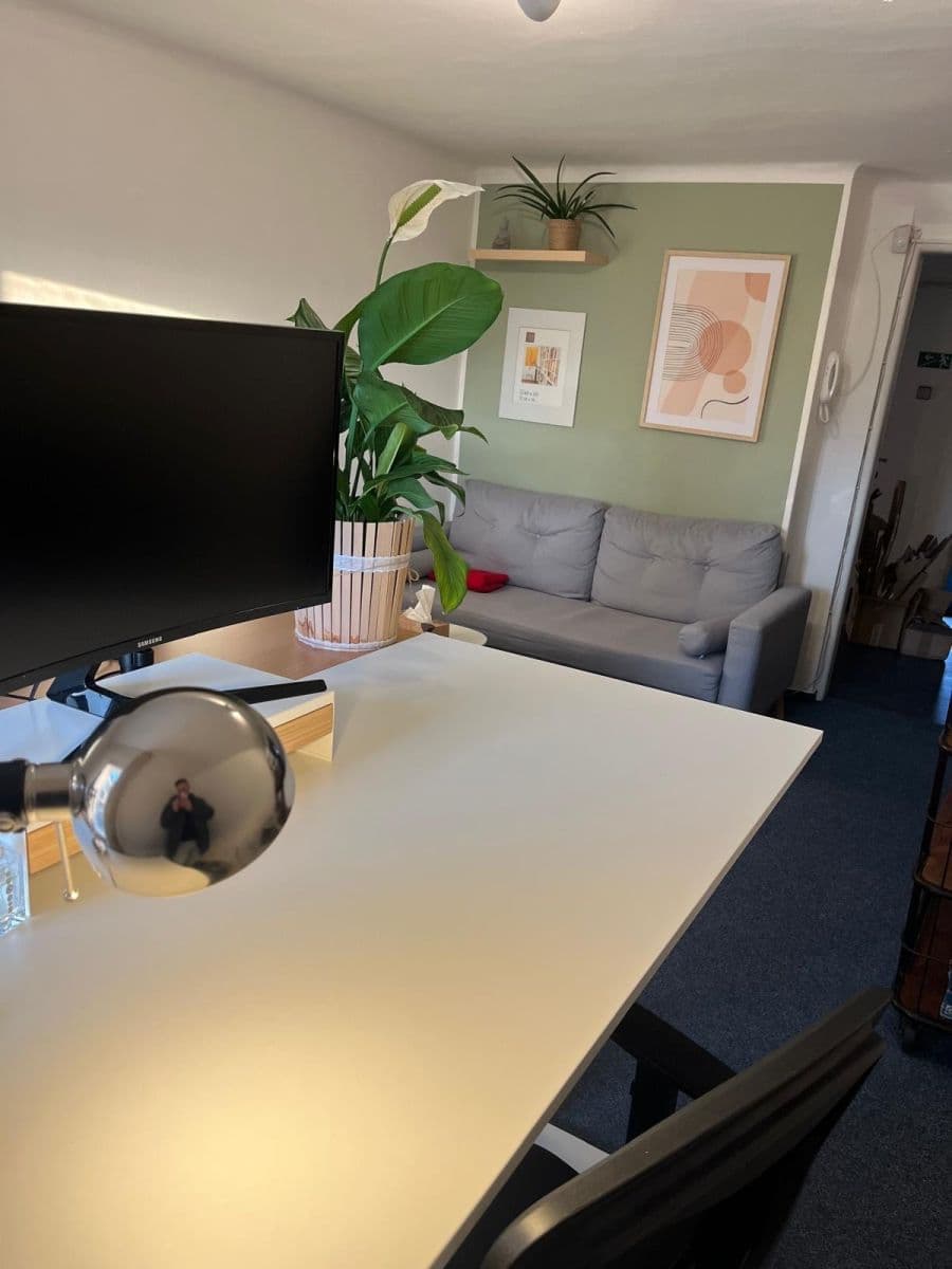 non-residential property to rent, 18 m², Hornokrčská, Prague, Prague non-residential property to rent, 18 m², Hornokrčská, Prague, Prague