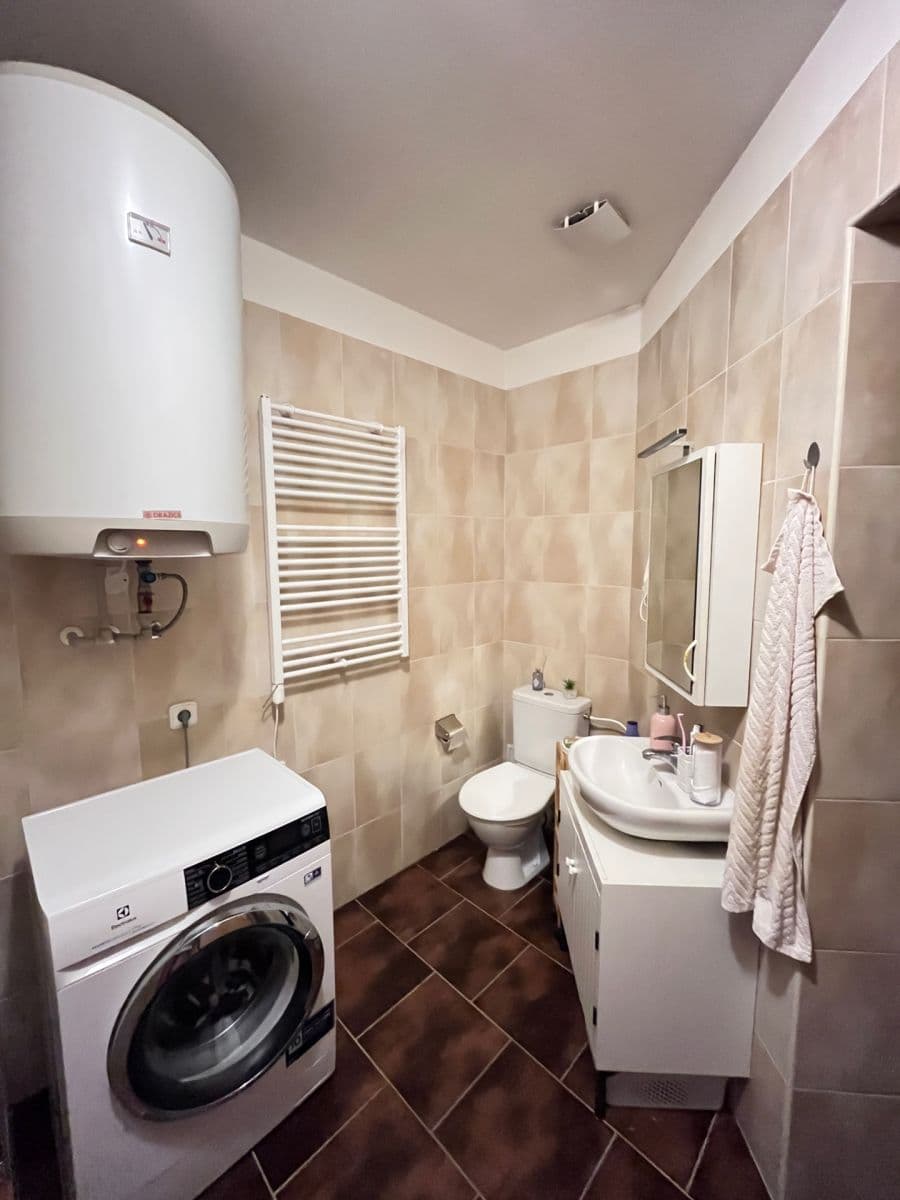 1 bedroom flat to rent, 41 m², Husova, Pardubice, Pardubický Region 1 bedroom flat to rent, 41 m², Husova, Pardubice, Pardubický Region